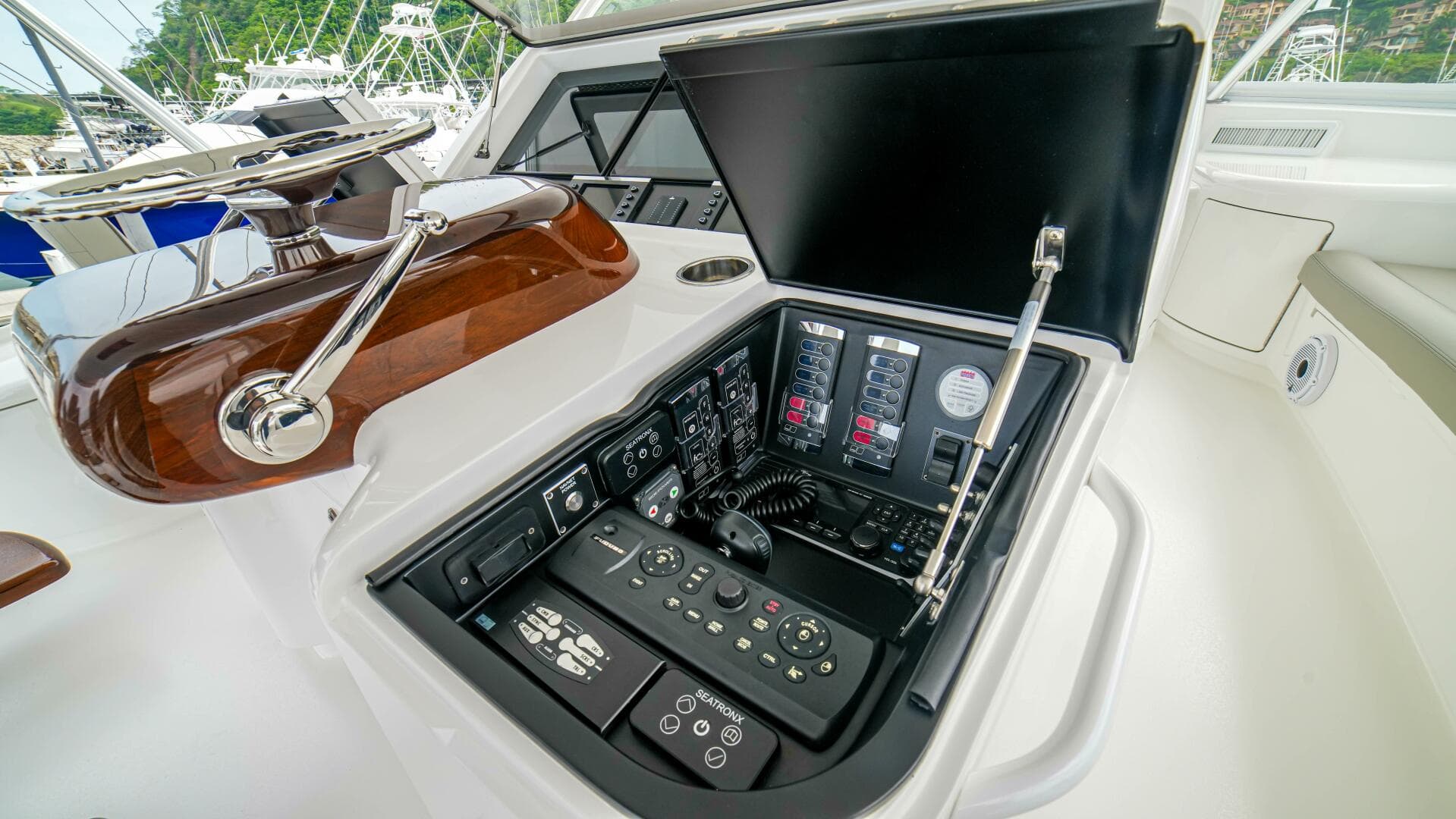 2023 Viking 72 Convertible — photo 17