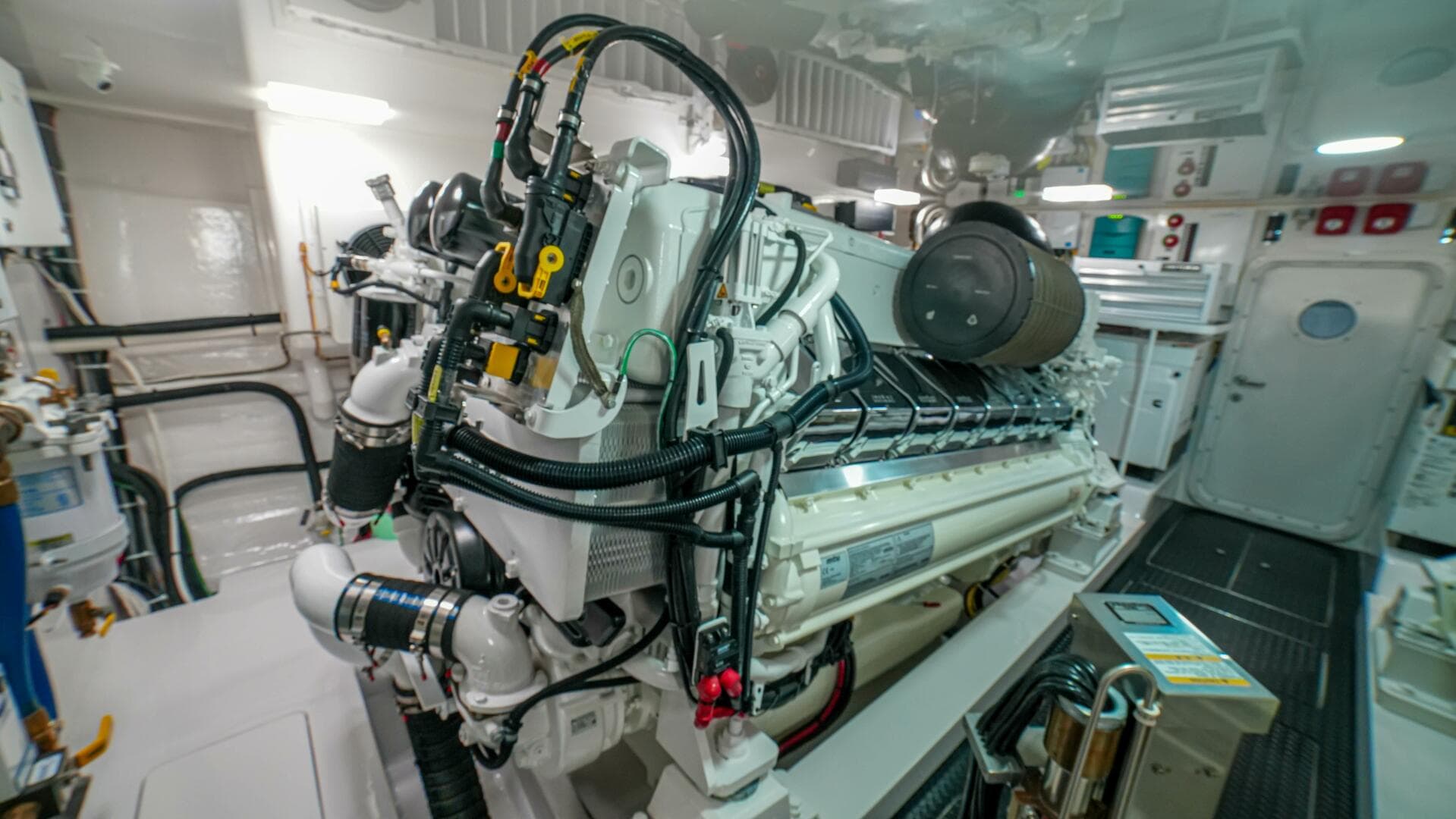 2023 Viking 72 Convertible — photo 113