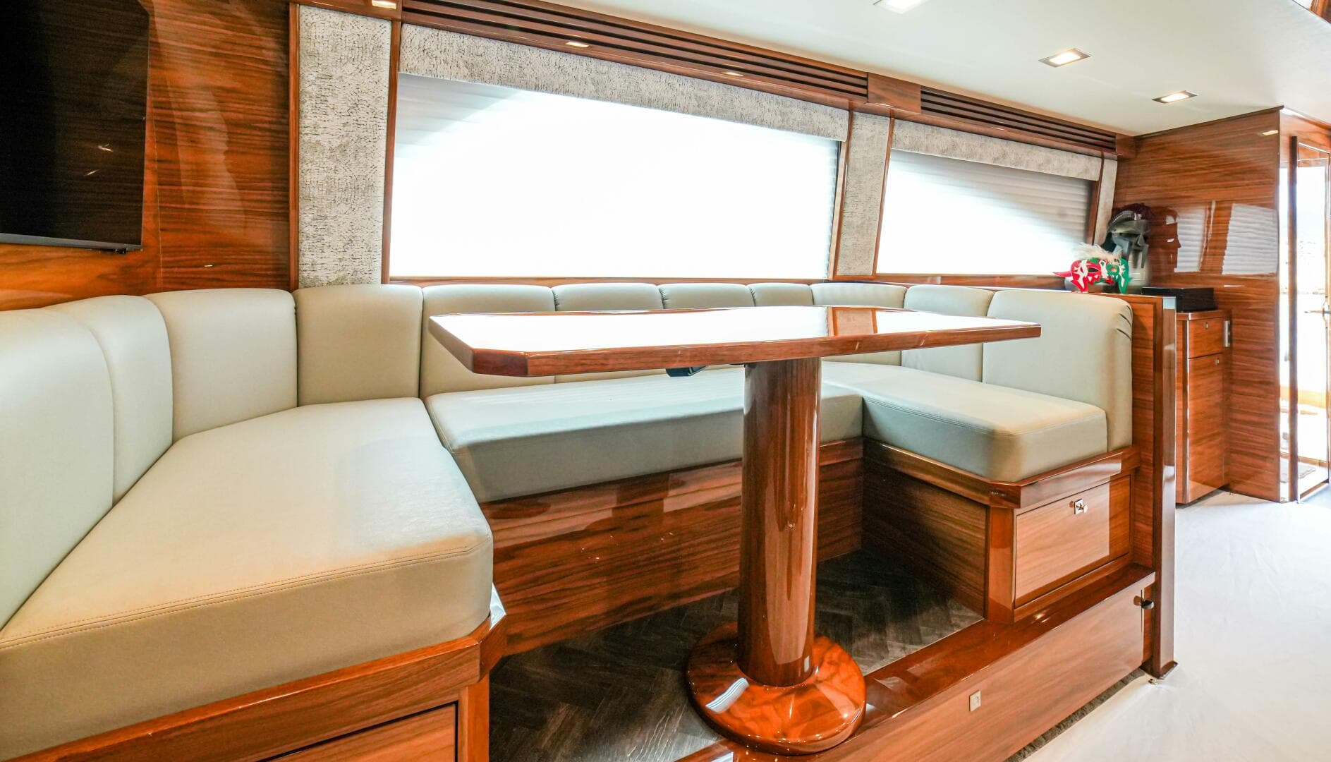 2023 Viking 72 Convertible — photo 42