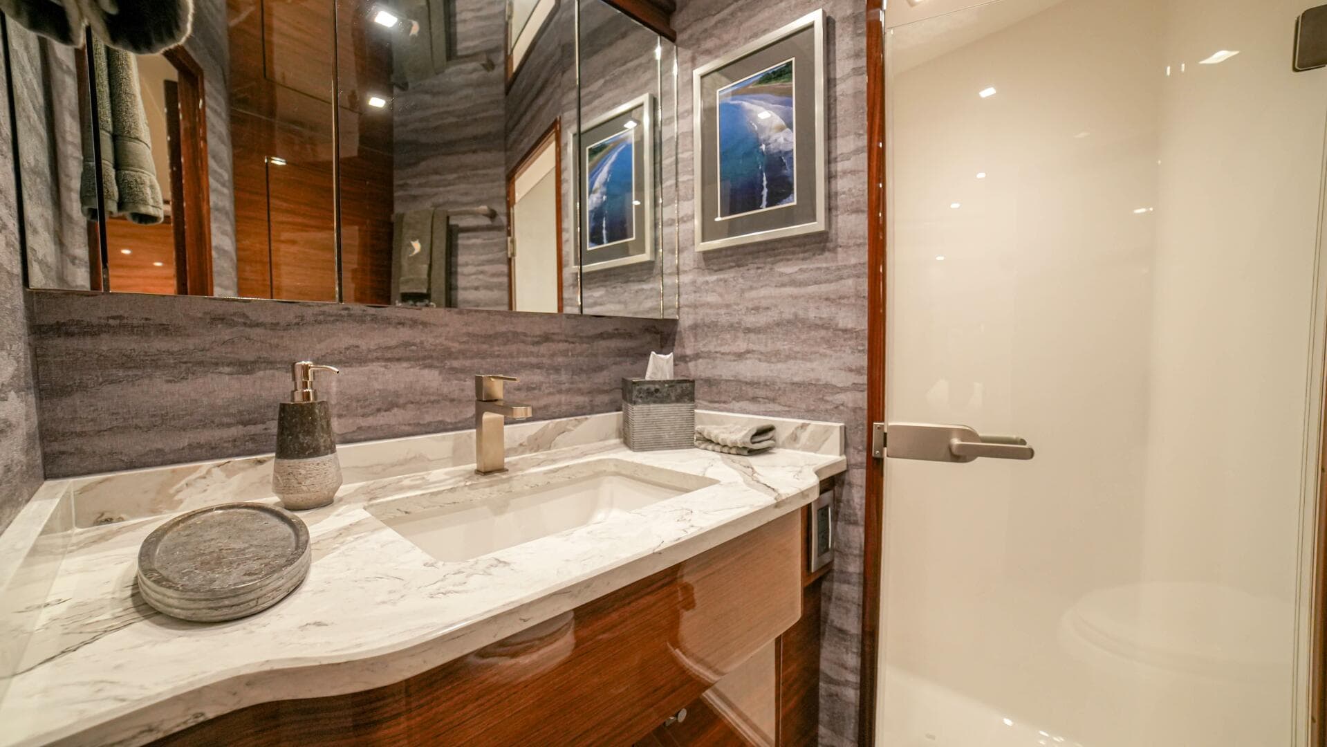 2023 Viking 72 Convertible — photo 86