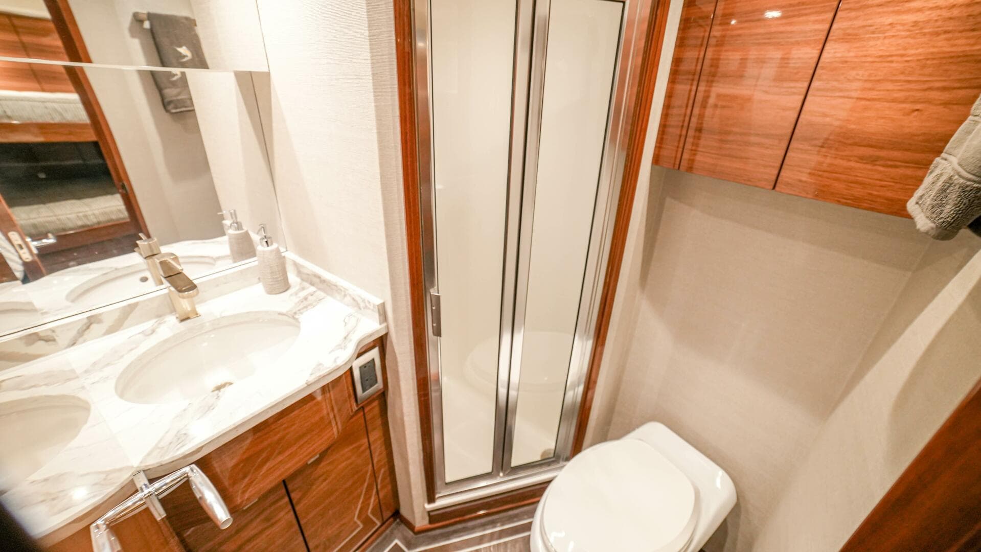 2023 Viking 72 Convertible — photo 94