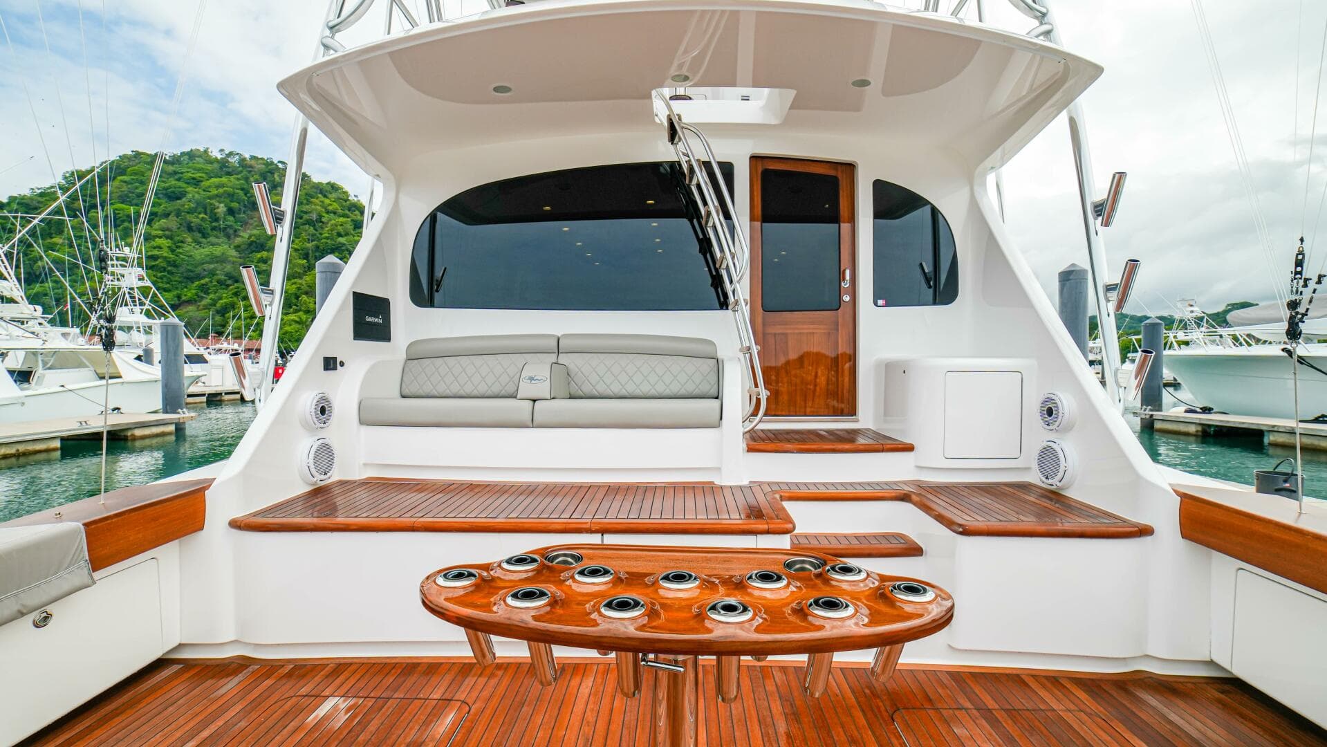 2023 Viking 72 Convertible — photo 2