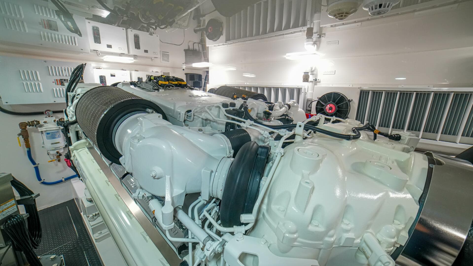 2023 Viking 72 Convertible — photo 105