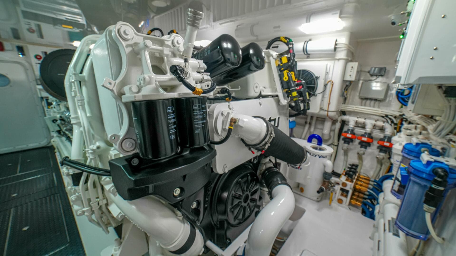 2023 Viking 72 Convertible — photo 112