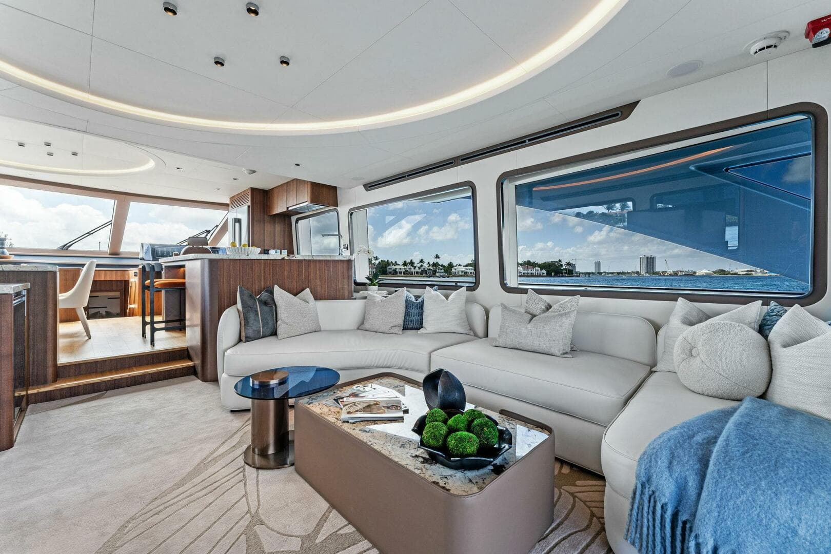 2026 Aquitalia Yachts Flybridge — photo 6