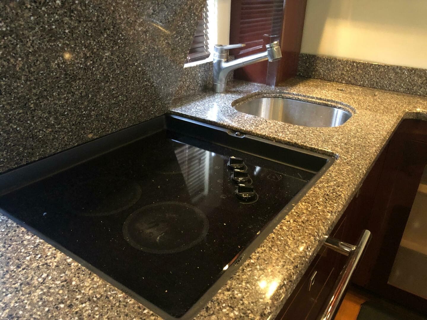 2008 Sea Ray 55 Sundancer — photo 26