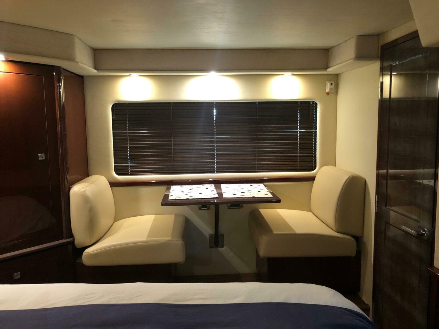 2008 Sea Ray 55 Sundancer — photo 31