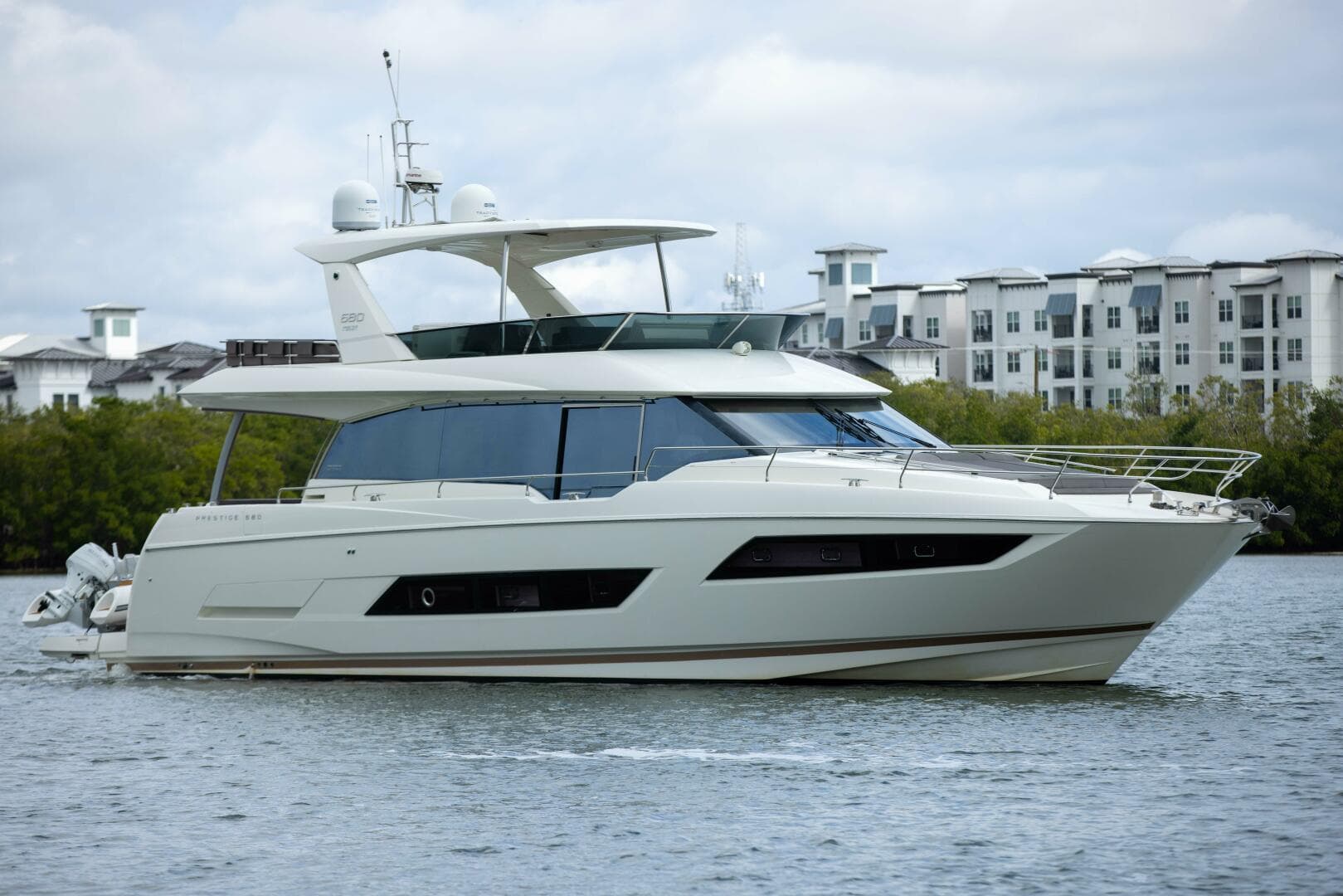 2018 Prestige 680 Flybridge — photo 1
