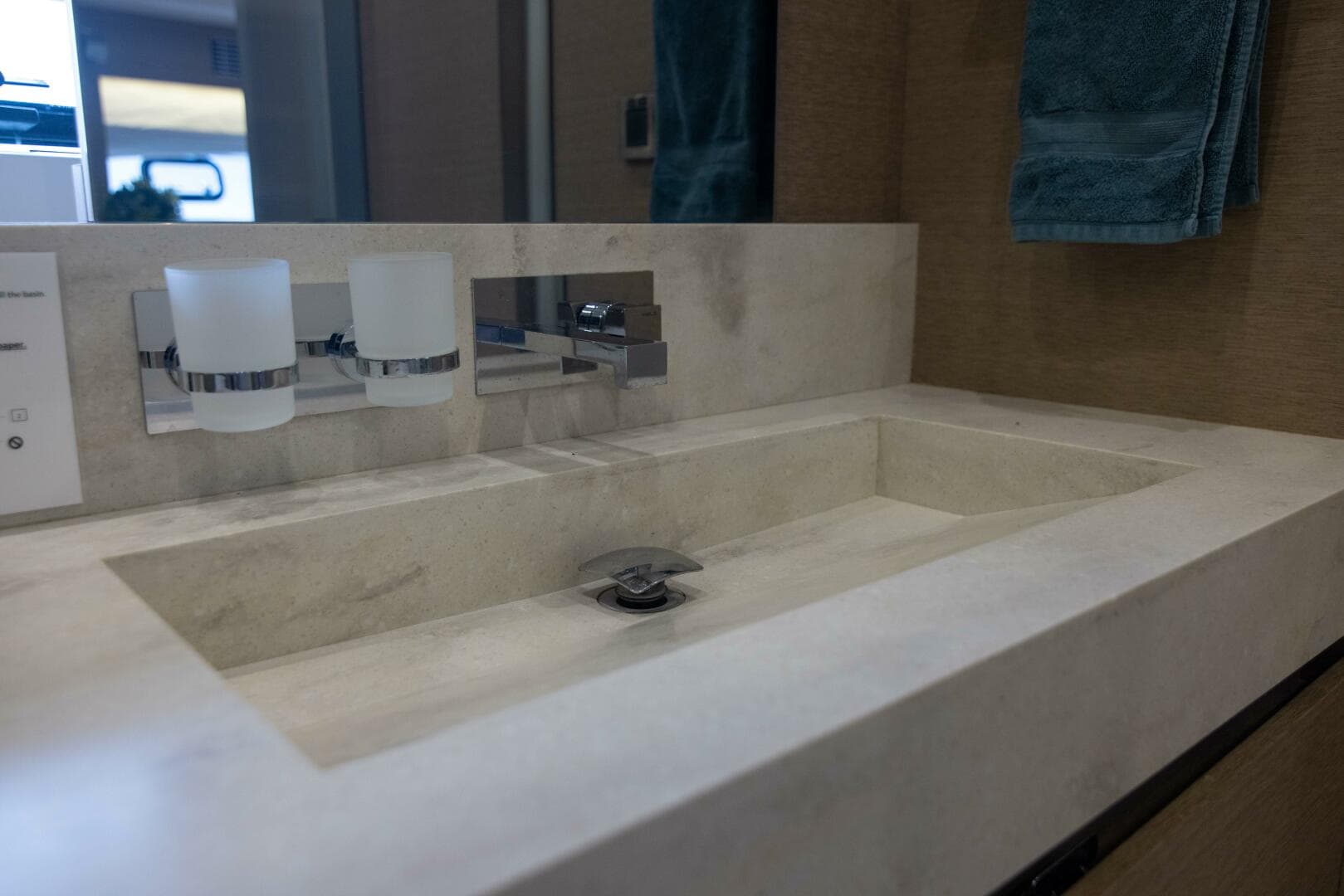 2018 Prestige 680 Flybridge — photo 22