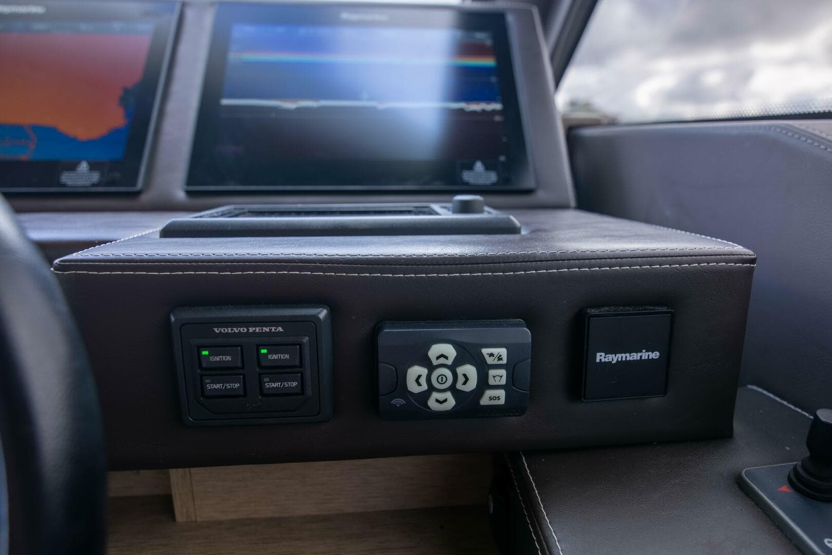 2018 Prestige 680 Flybridge — photo 16