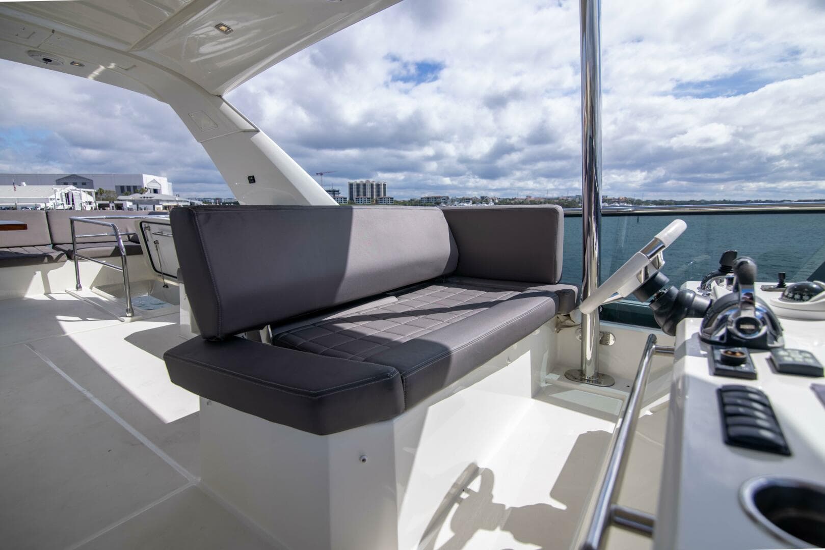 2018 Prestige 680 Flybridge — photo 57