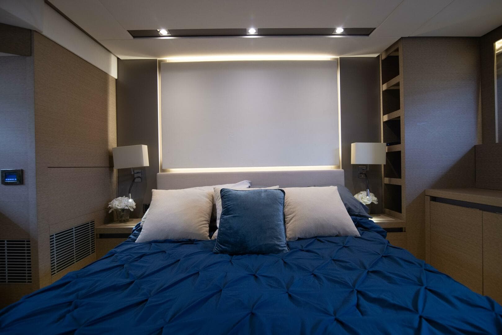 2018 Prestige 680 Flybridge — photo 24