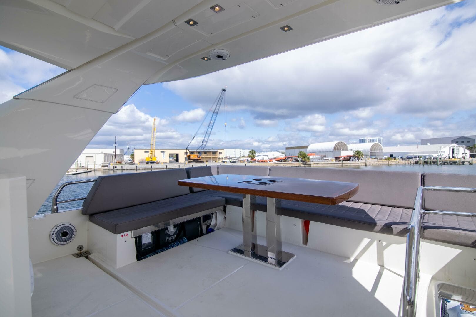 2018 Prestige 680 Flybridge — photo 47