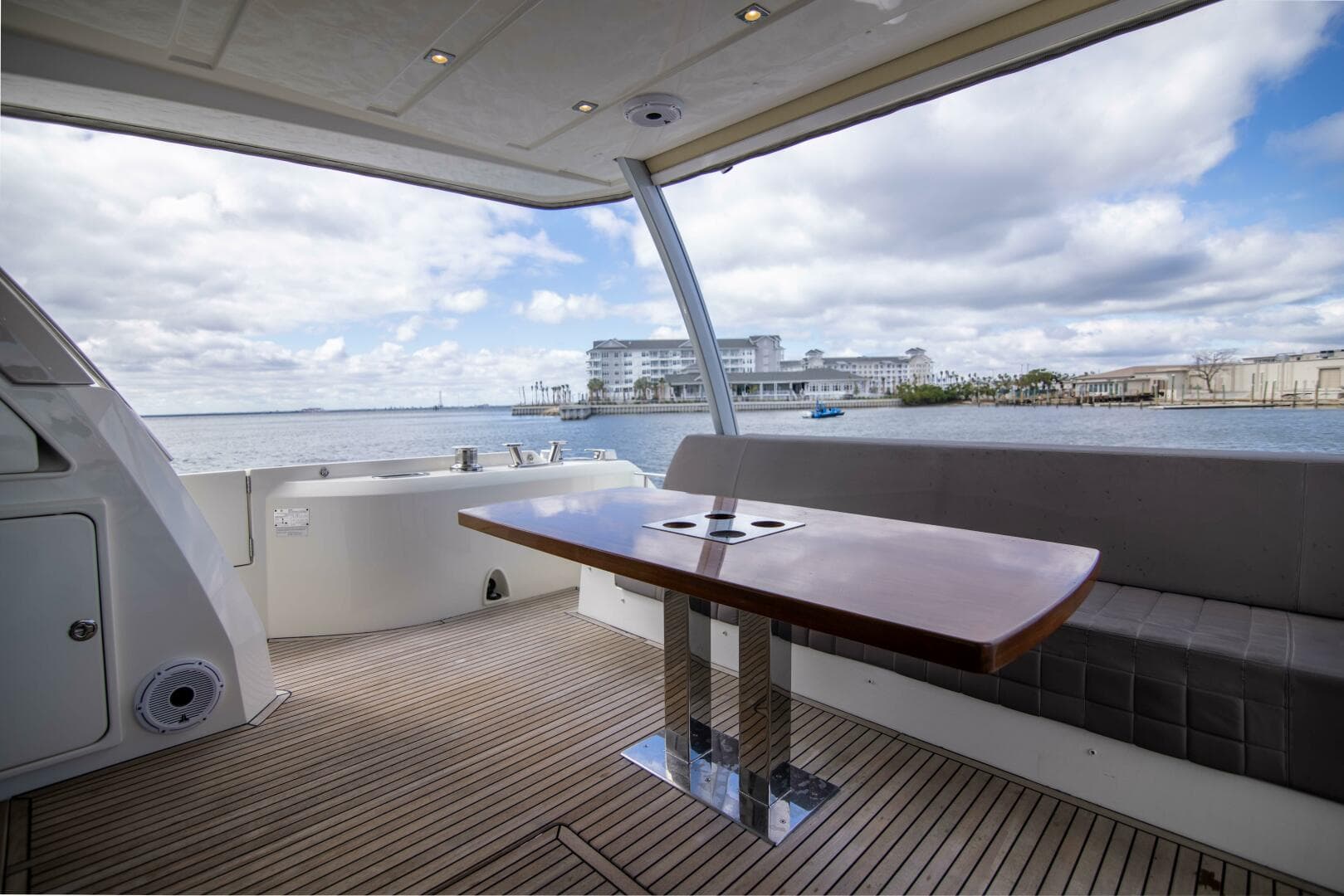 2018 Prestige 680 Flybridge — photo 36