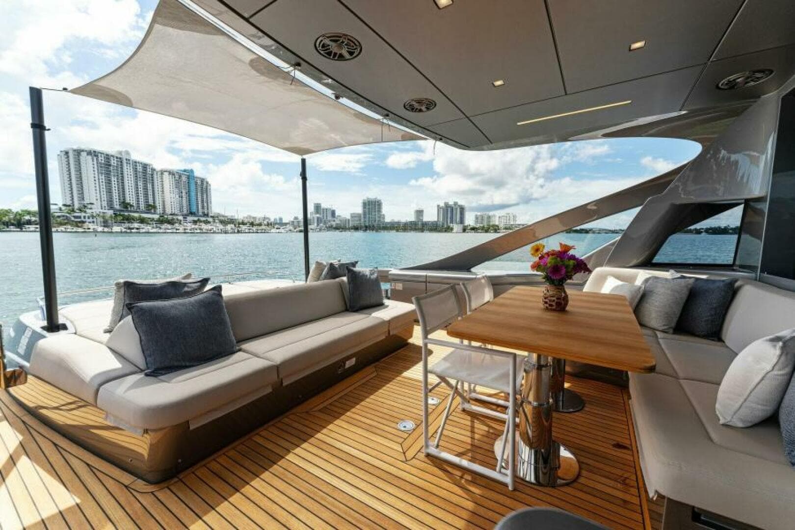 2022 Pershing 7X — photo 15