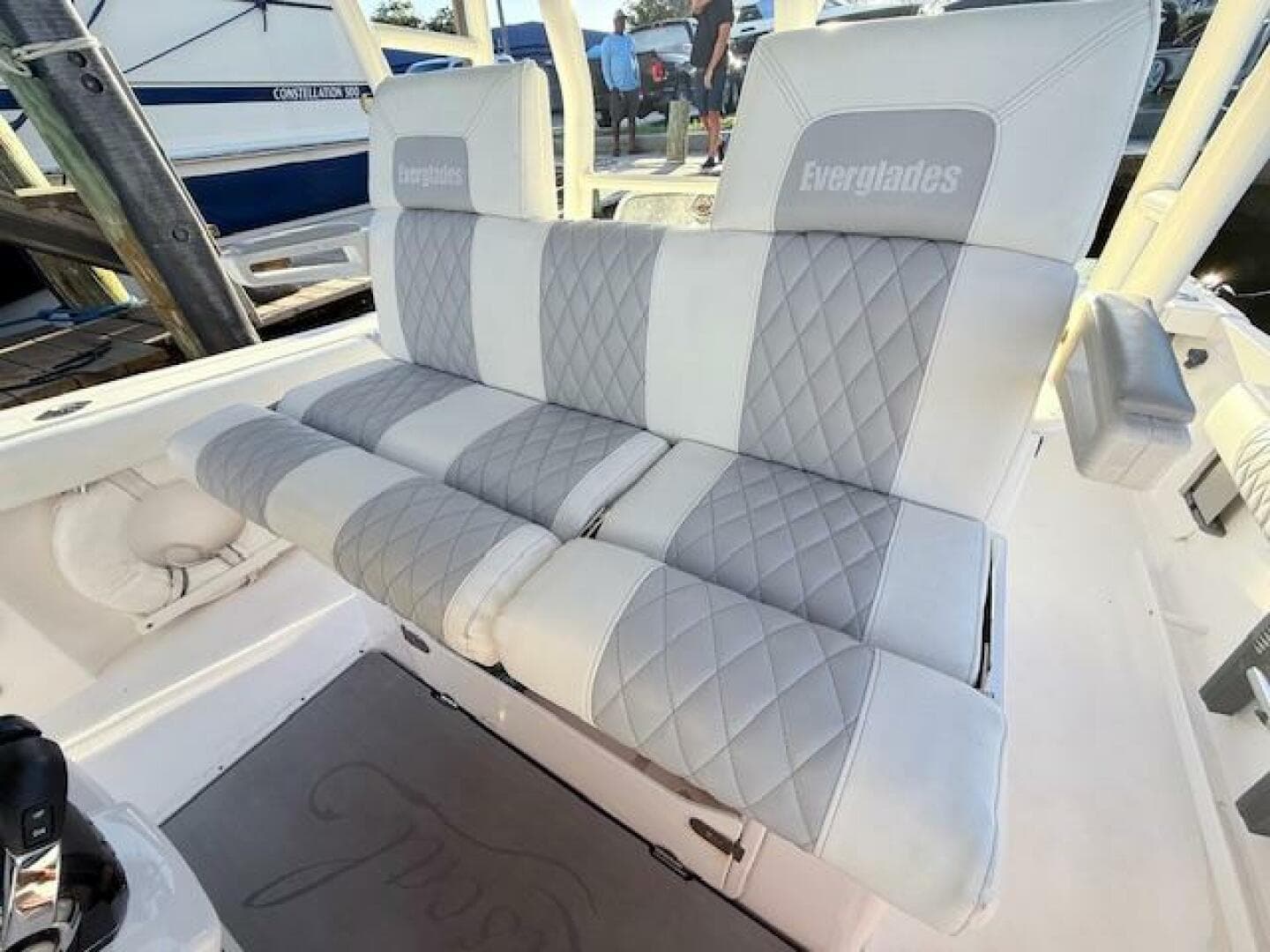2014 Everglades 355 Center Console — photo 21