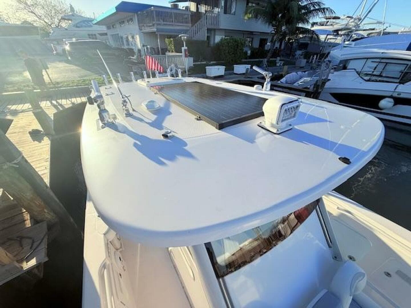 2014 Everglades 355 Center Console — photo 17