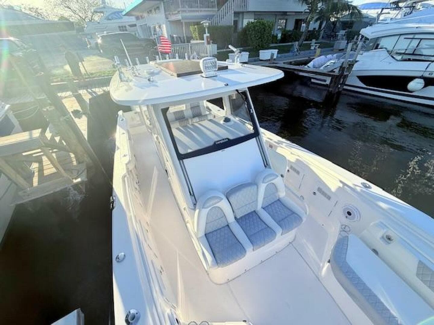2014 Everglades 355 Center Console — photo 15