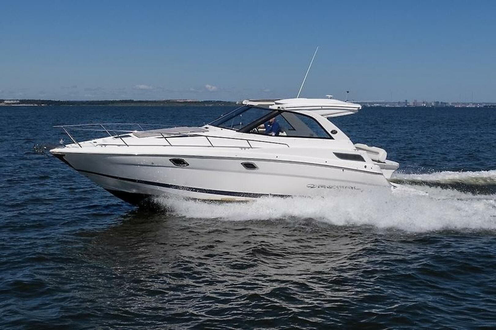 2019 Regal 35 Sport Coupe — photo 27