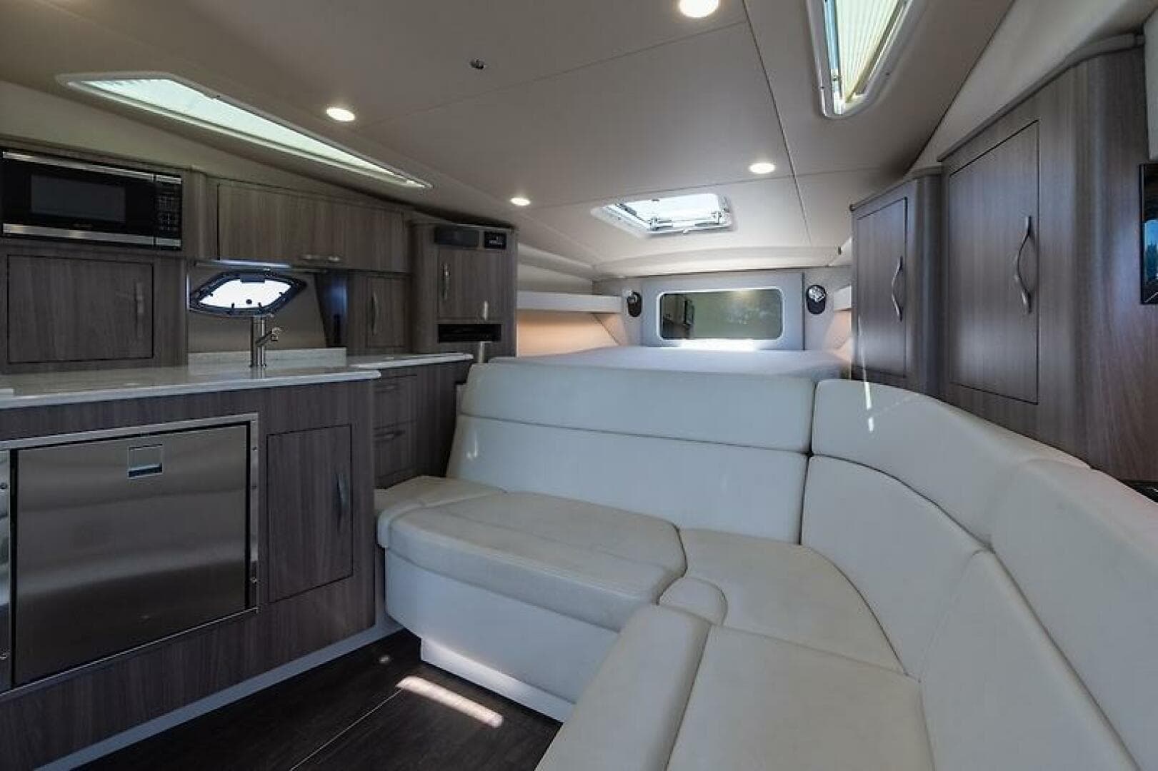 2019 Regal 35 Sport Coupe — photo 18