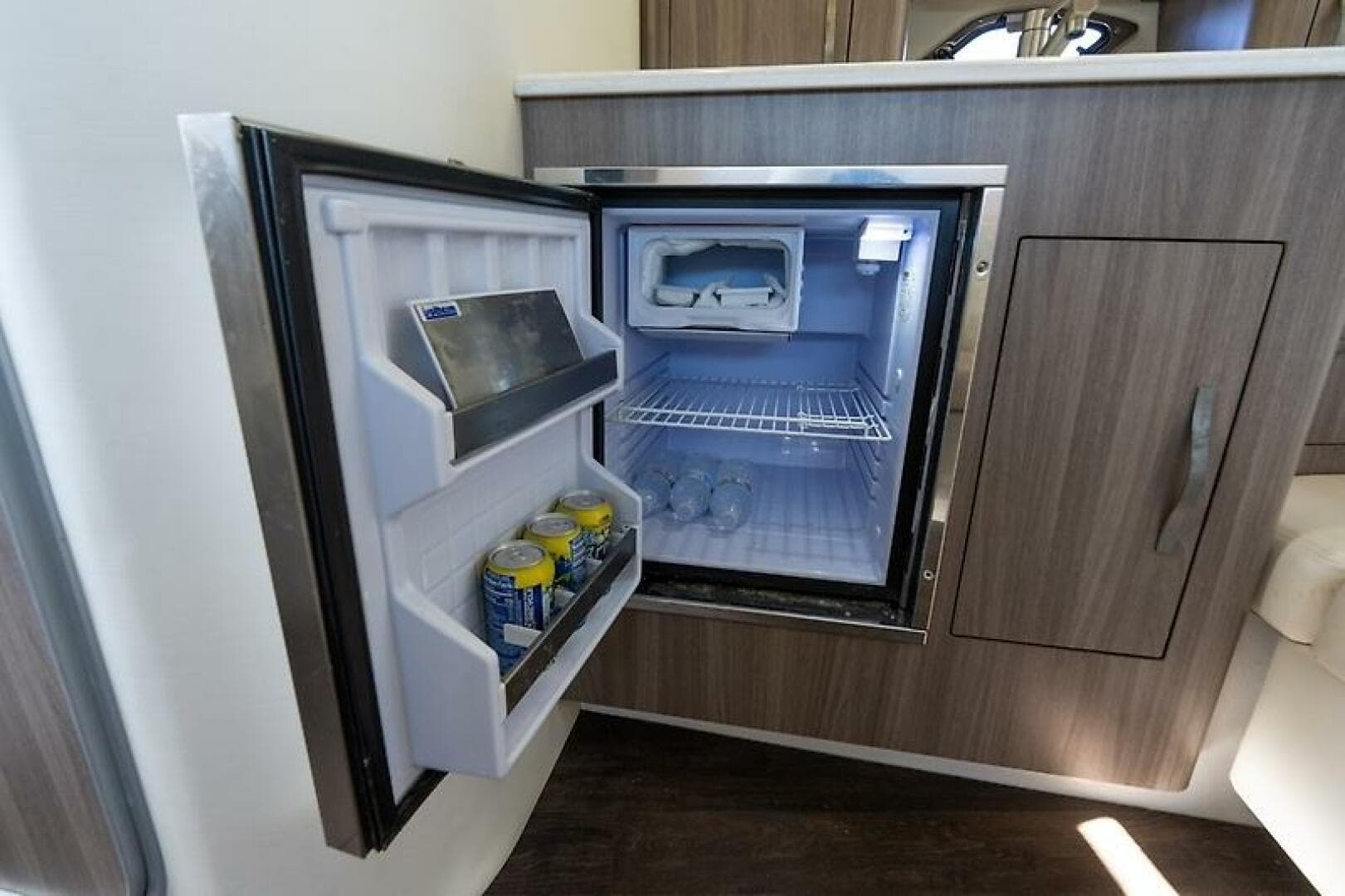 2019 Regal 35 Sport Coupe — photo 20