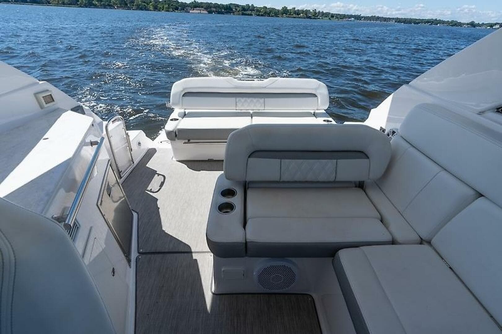 2019 Regal 35 Sport Coupe — photo 9