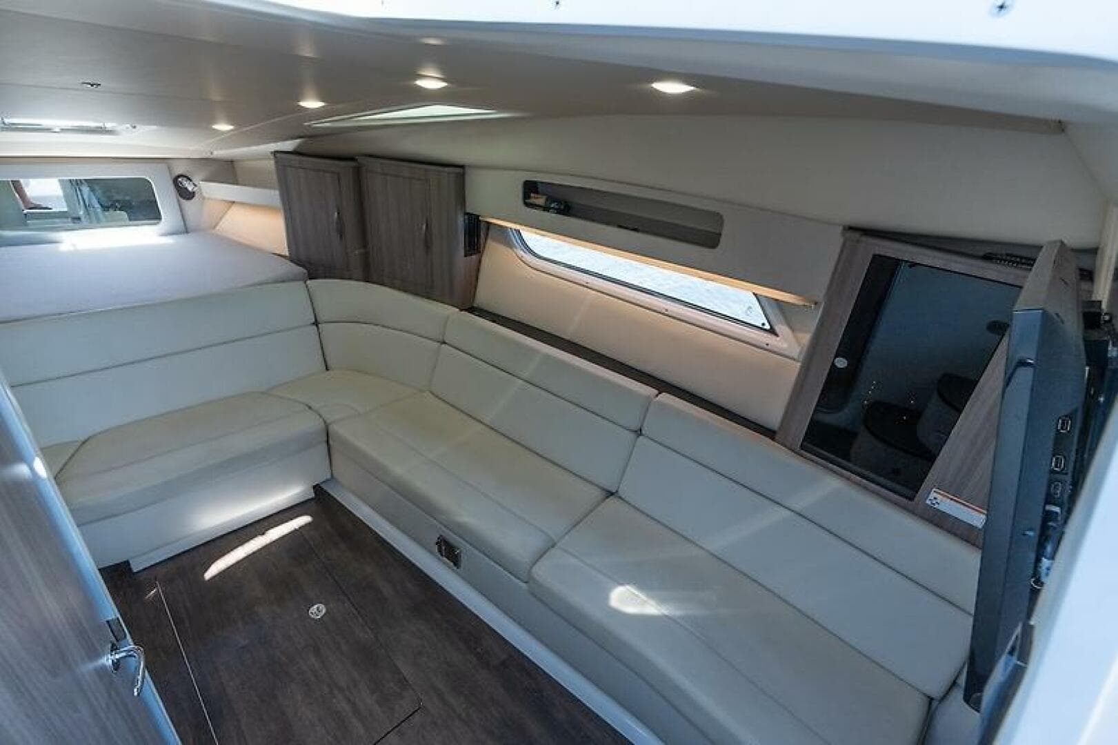 2019 Regal 35 Sport Coupe — photo 21