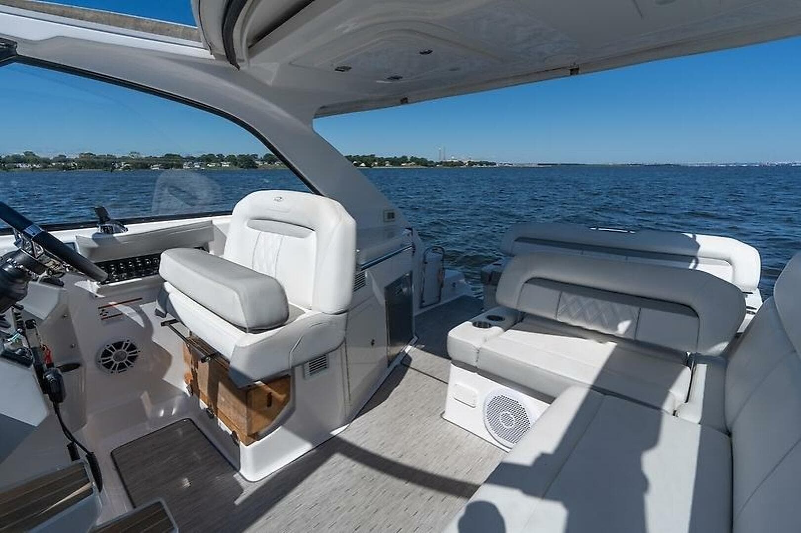 2019 Regal 35 Sport Coupe — photo 11