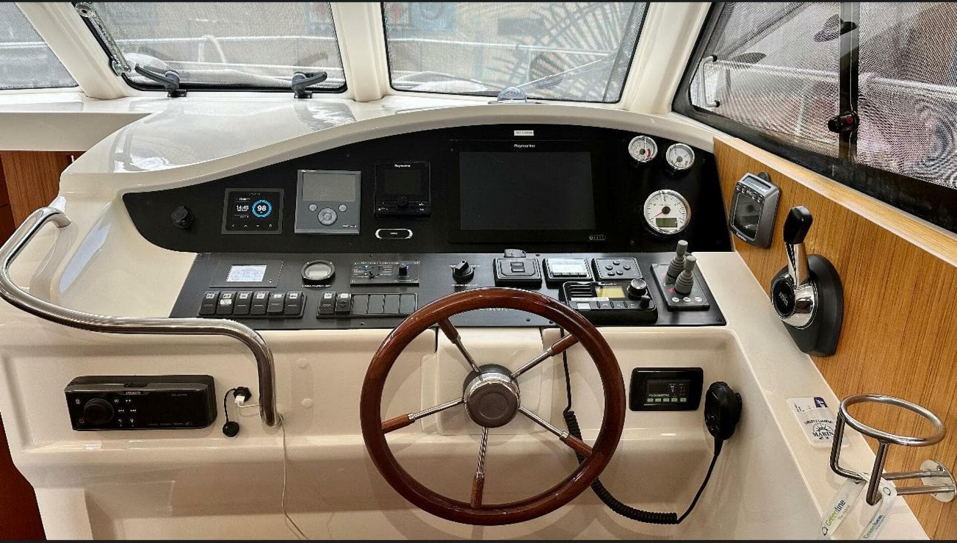 2019 Greenline 33 Hybrid — photo 9