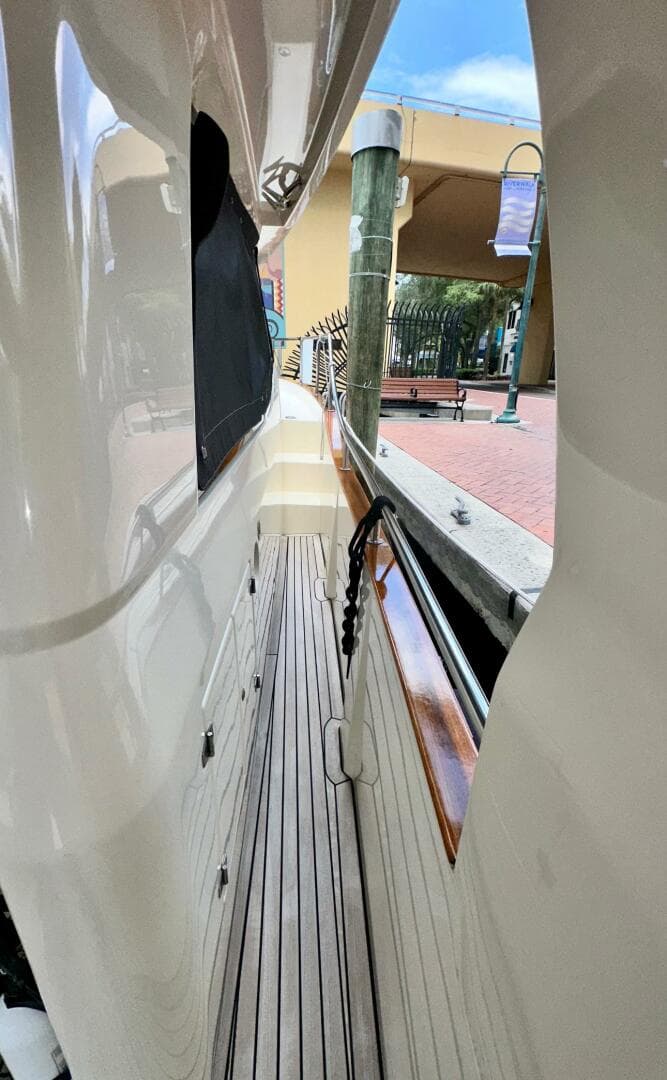 2019 Greenline 33 Hybrid — photo 21