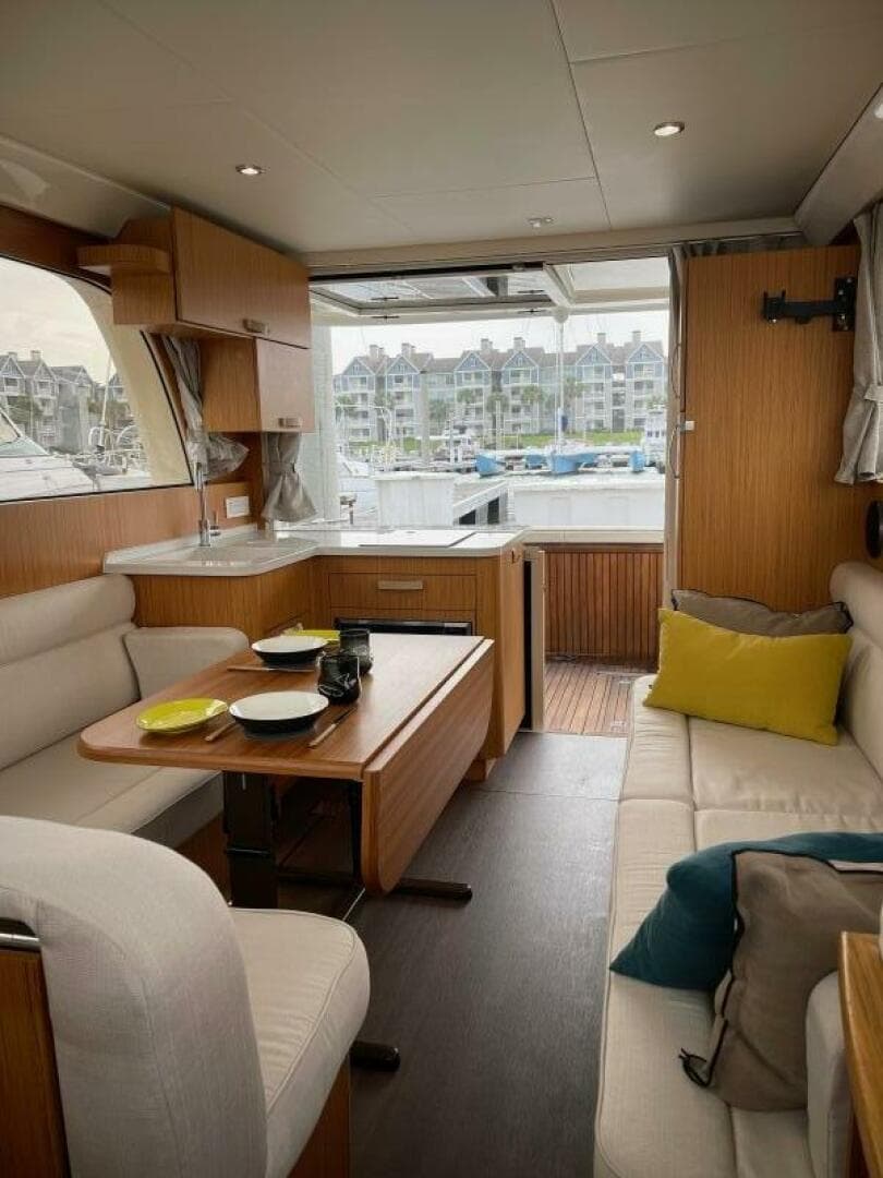 2019 Greenline 33 Hybrid — photo 6