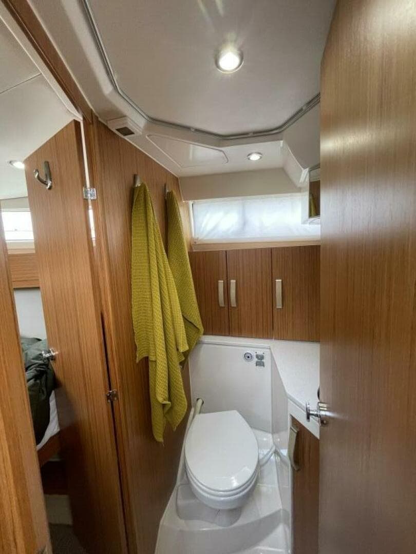 2019 Greenline 33 Hybrid — photo 17