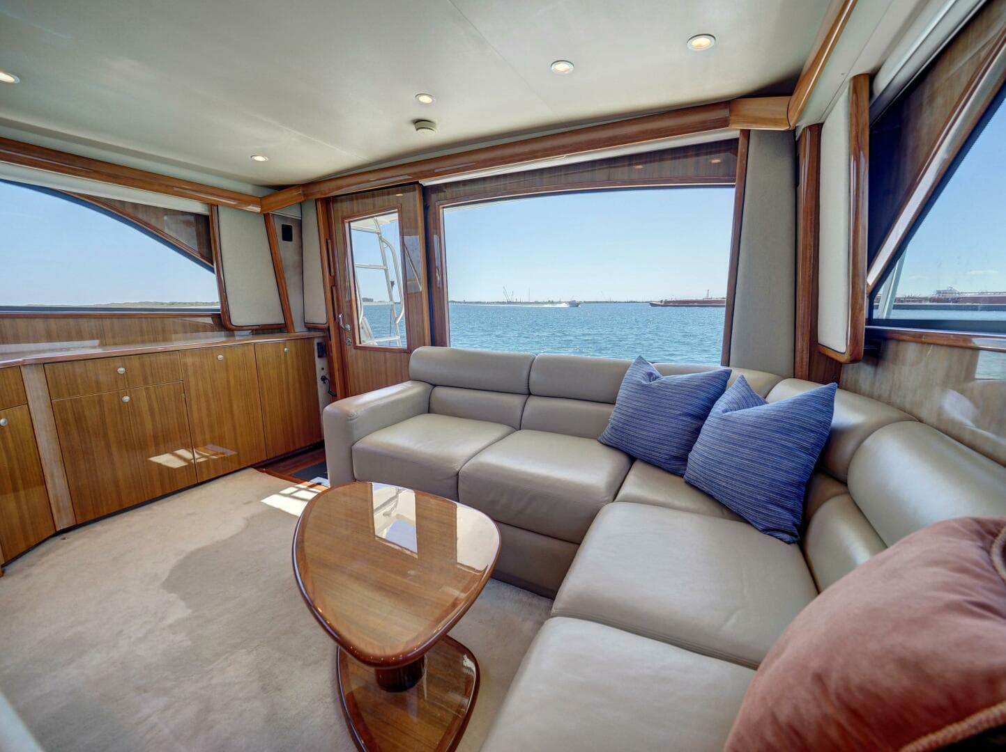 2007 Viking 48 Convertible — photo 26