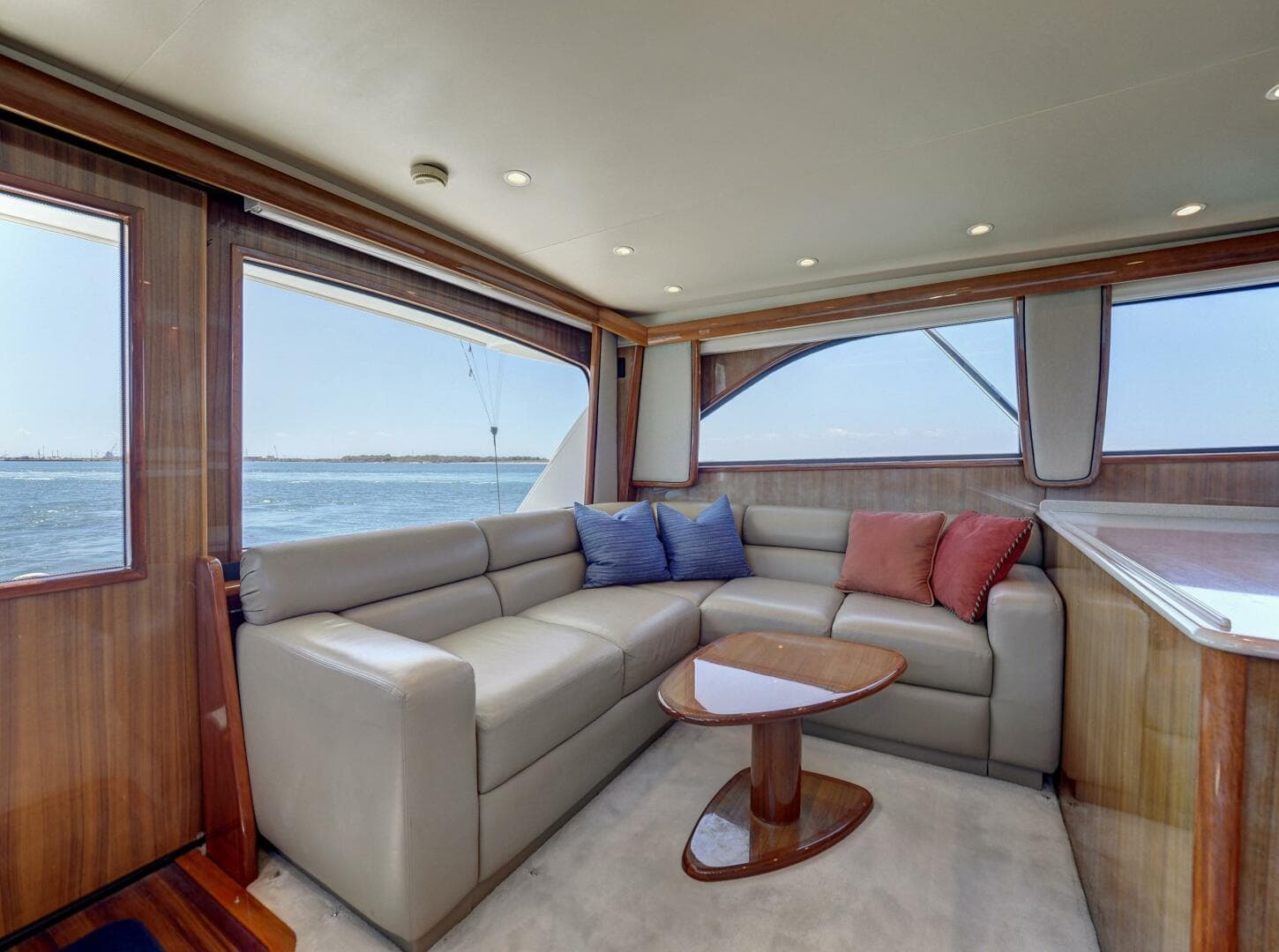 2007 Viking 48 Convertible — photo 18