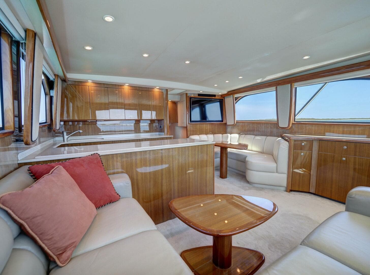 2007 Viking 48 Convertible — photo 6