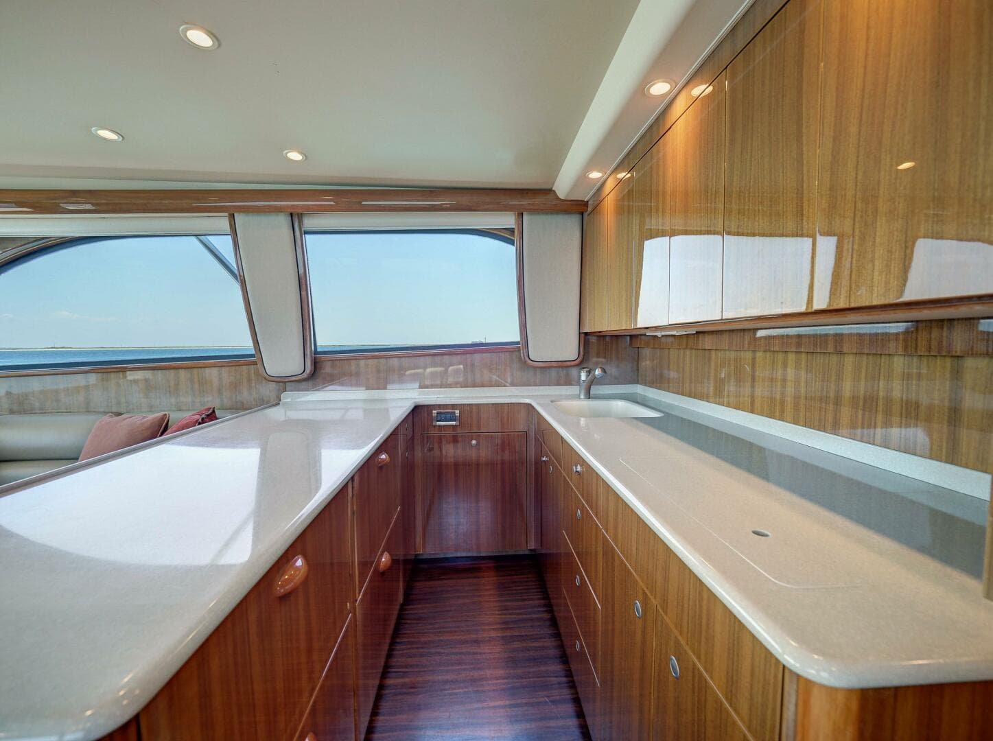 2007 Viking 48 Convertible — photo 19