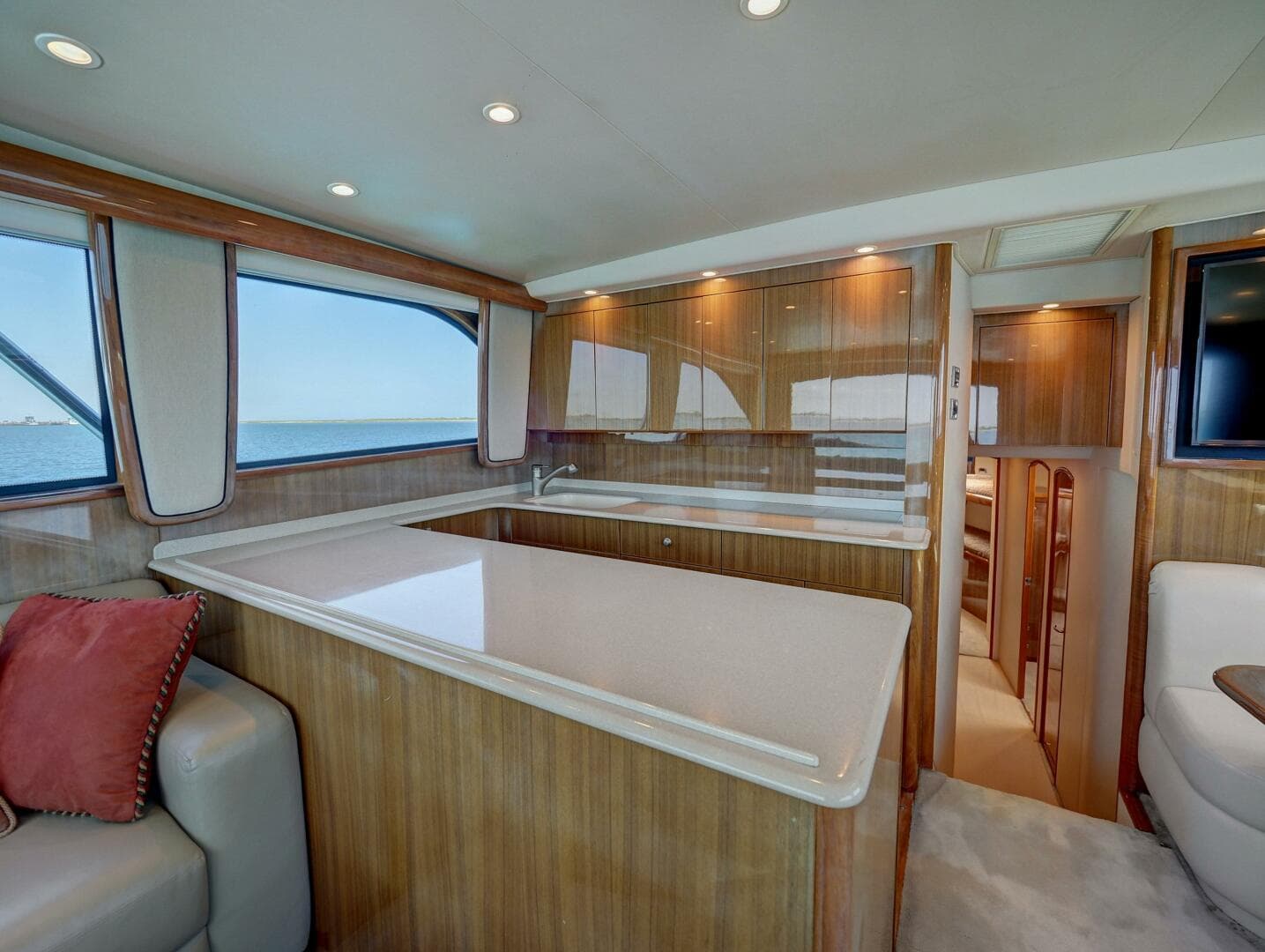 2007 Viking 48 Convertible — photo 22