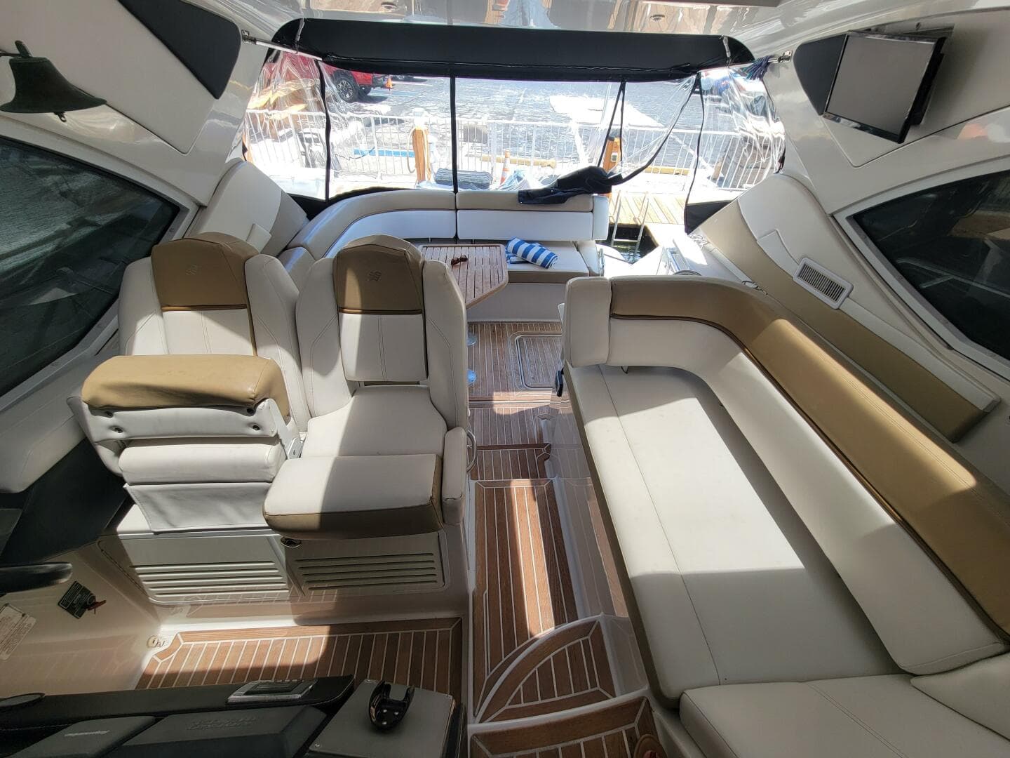 2012 Four Winns V435 — photo 4