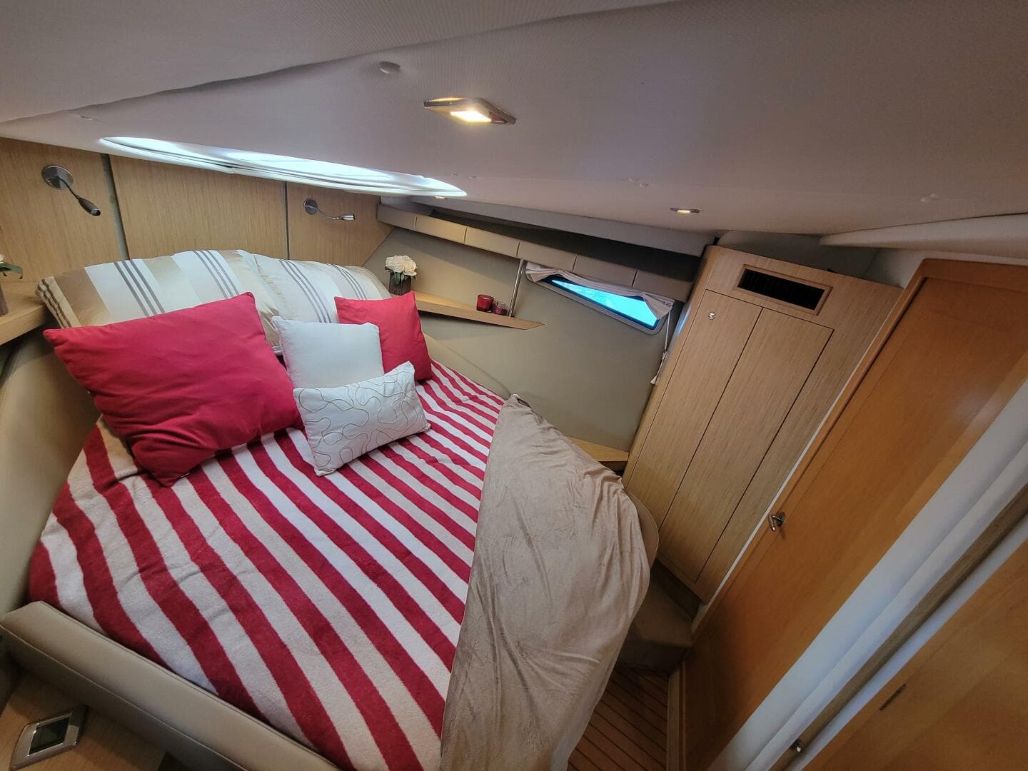 2012 Four Winns V435 — photo 41