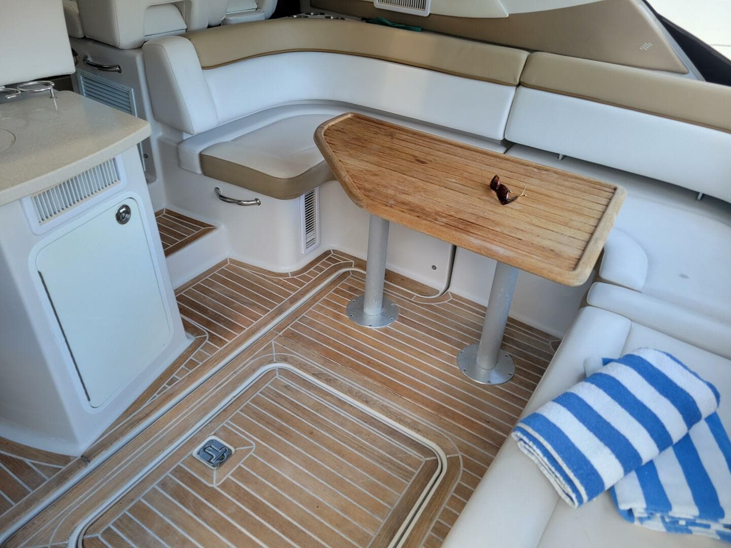 2012 Four Winns V435 — photo 23