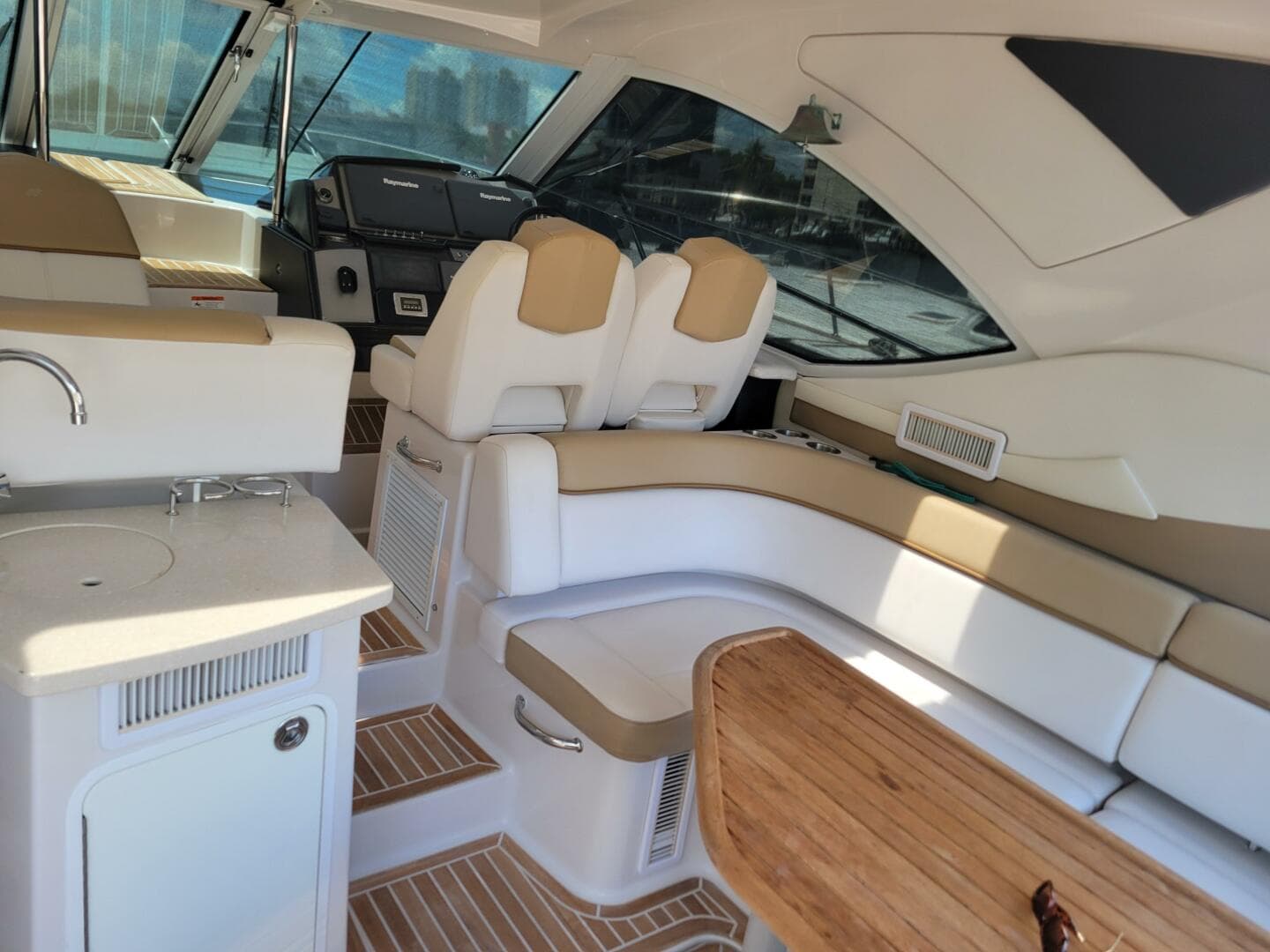 2012 Four Winns V435 — photo 25