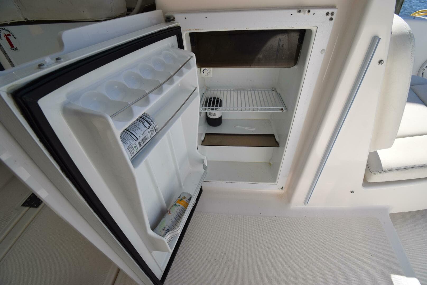 2004 Tiara Yachts 3600 Sovran — photo 25