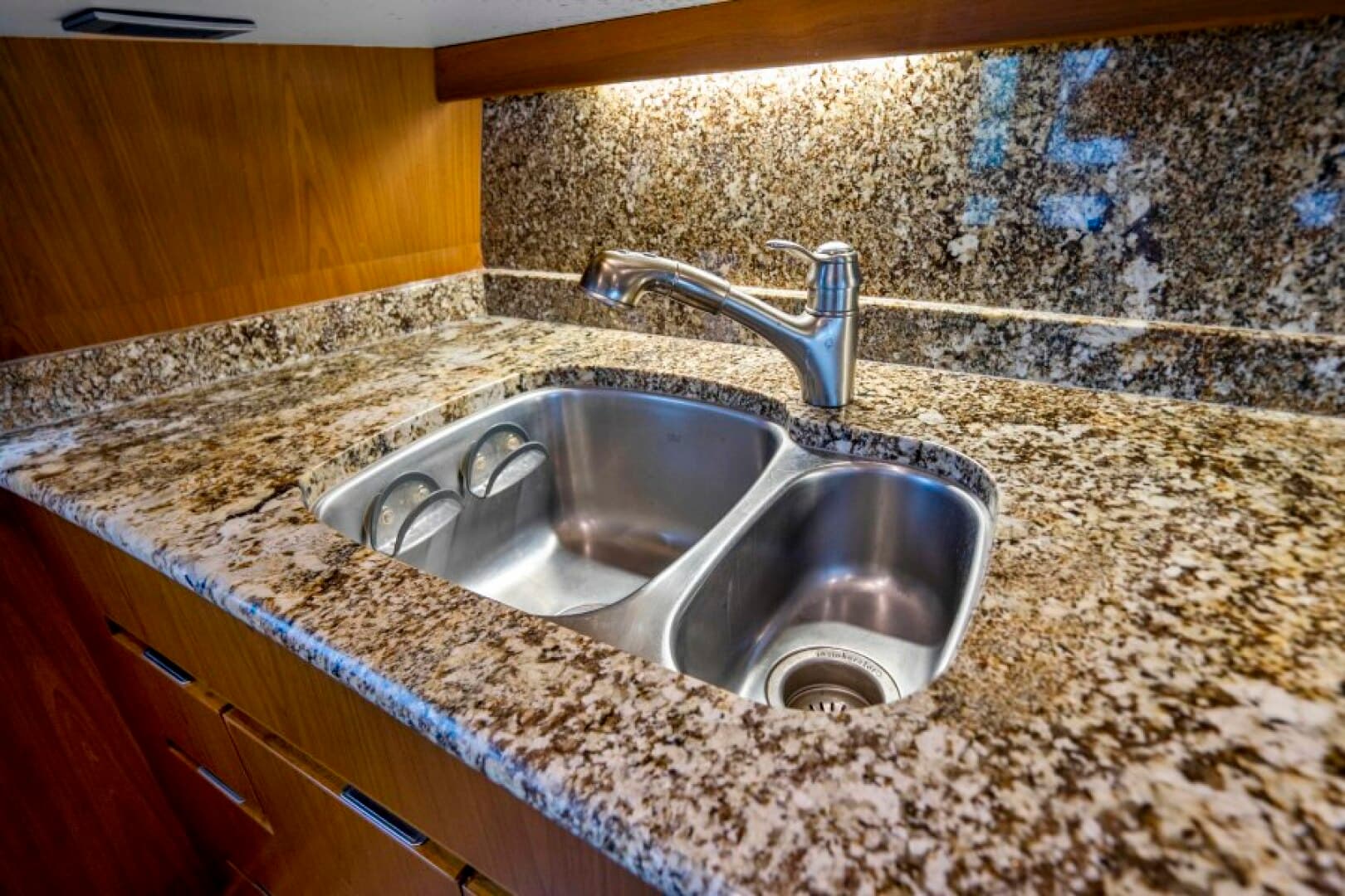 2011 Viking 70 Enclosed Bridge — photo 9