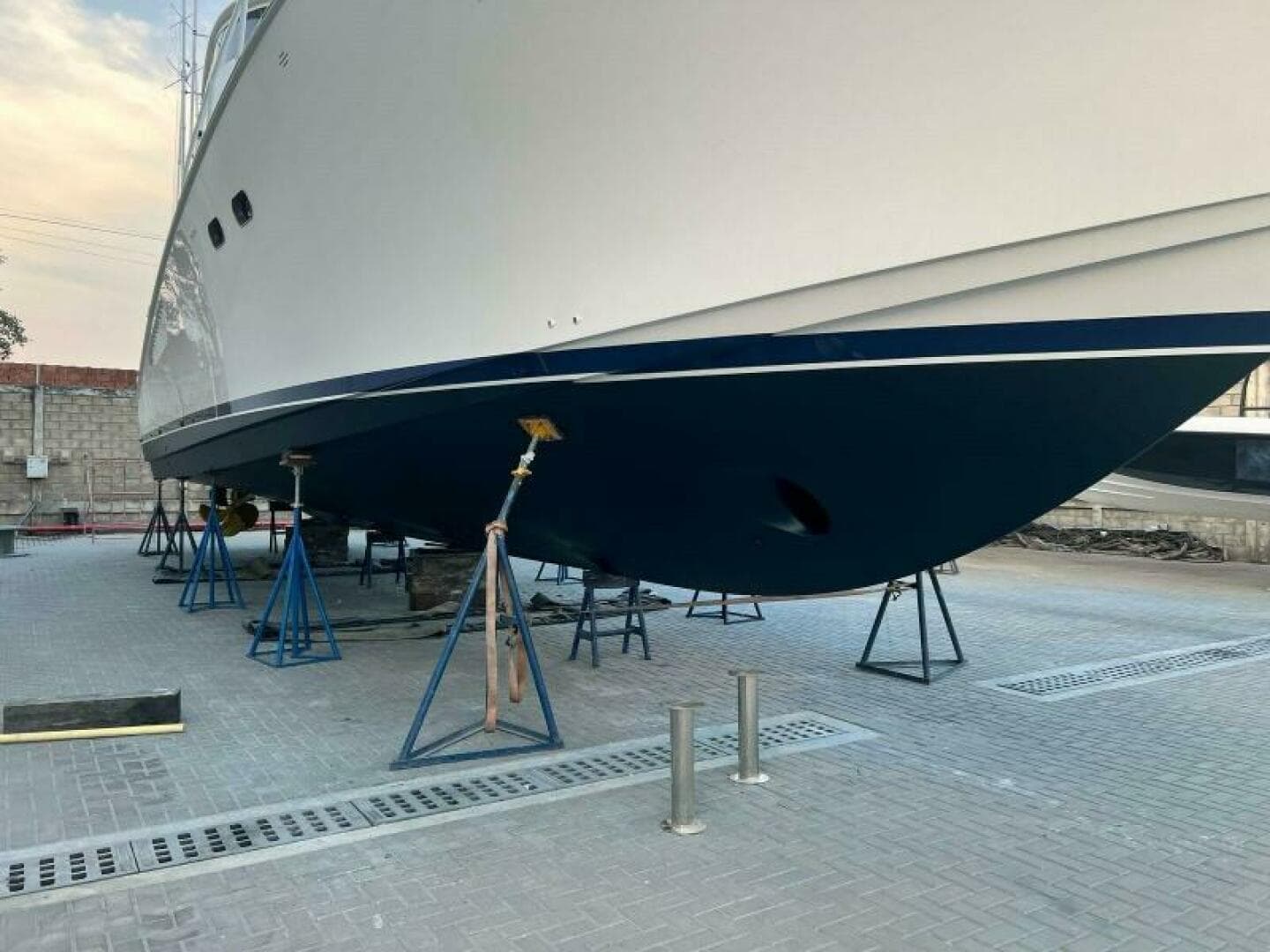 2011 Viking 70 Enclosed Bridge — photo 79