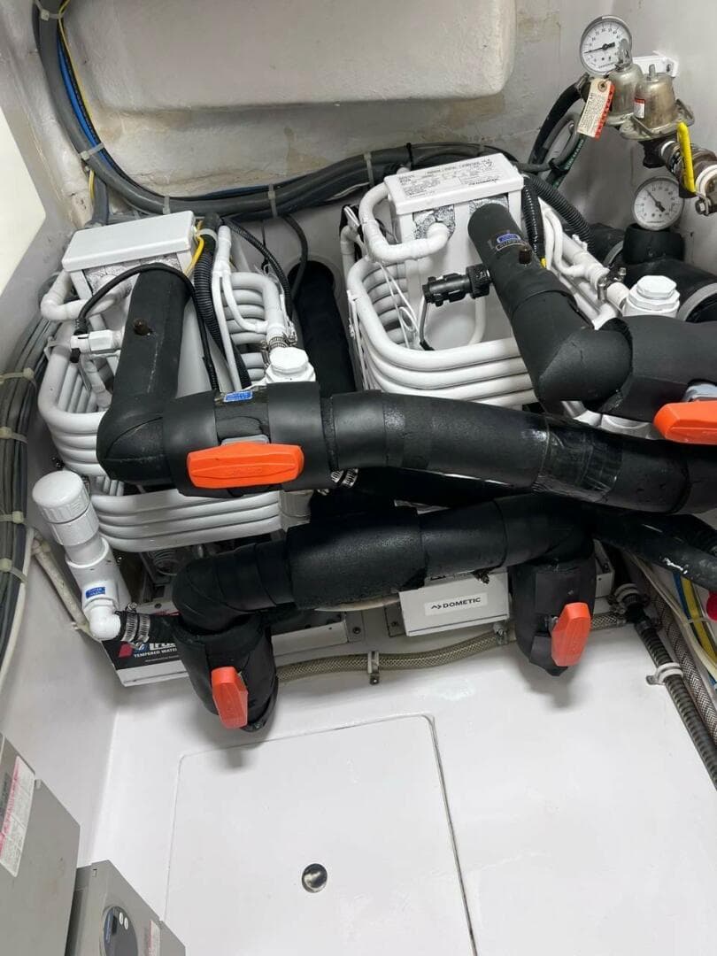 2011 Viking 70 Enclosed Bridge — photo 67