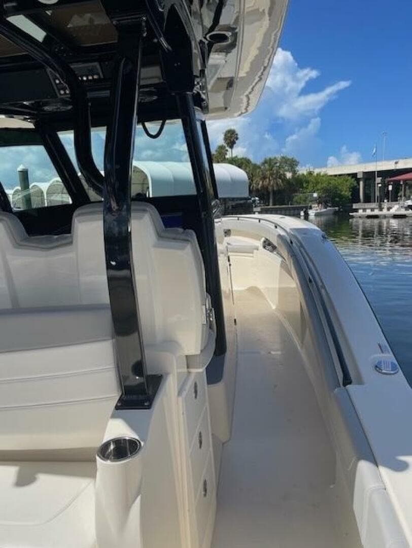 2022 Scout 355 LXF CC — photo 4