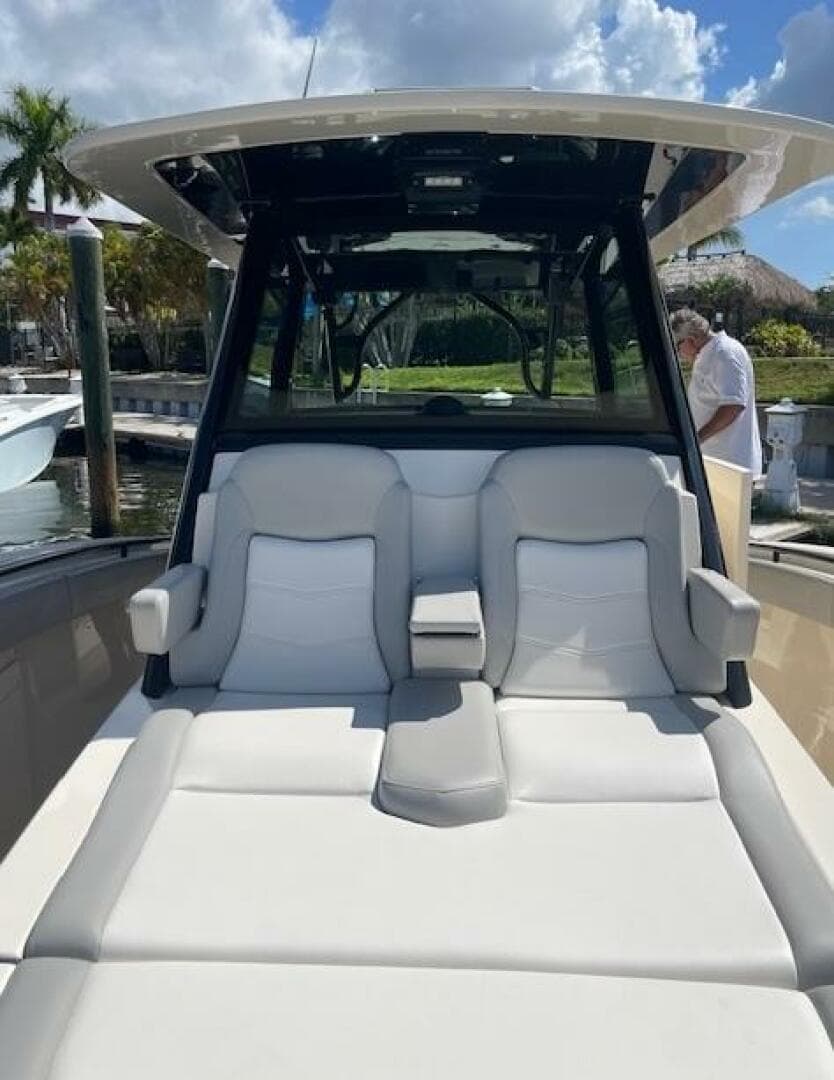 2022 Scout 355 LXF CC — photo 3