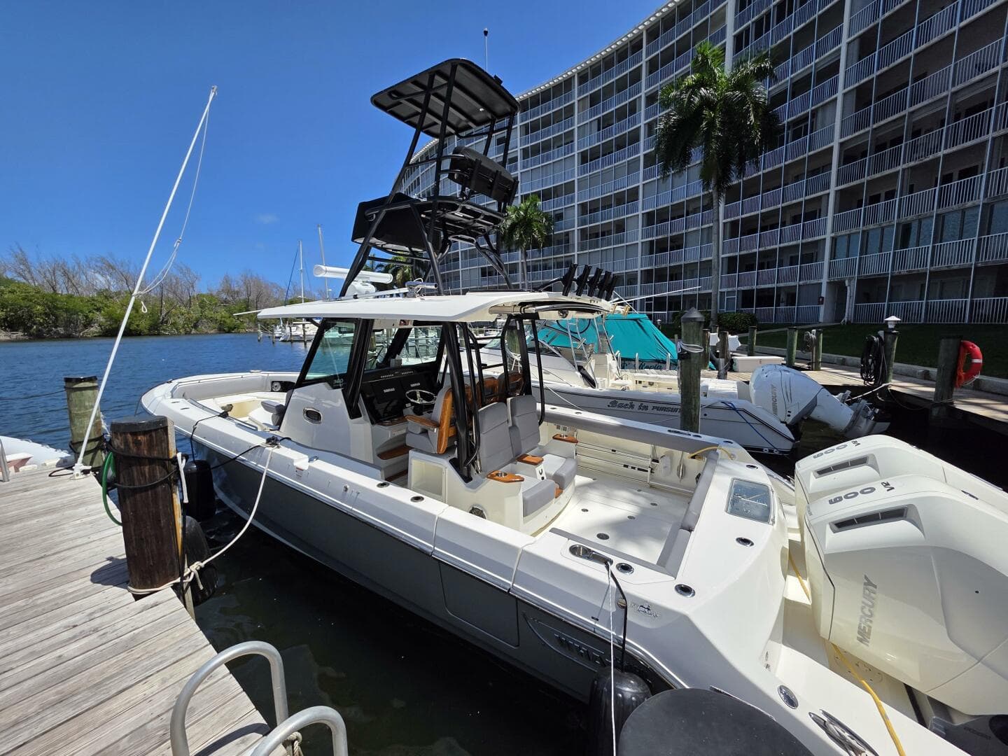 2023 Boston Whaler 360 Outrage — photo 3