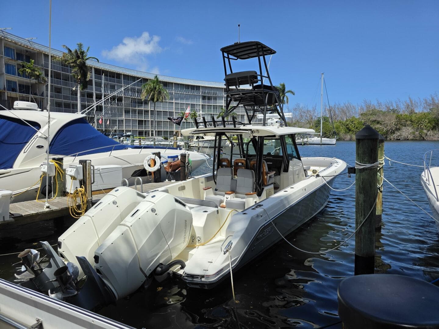 2023 Boston Whaler 360 Outrage — photo 4
