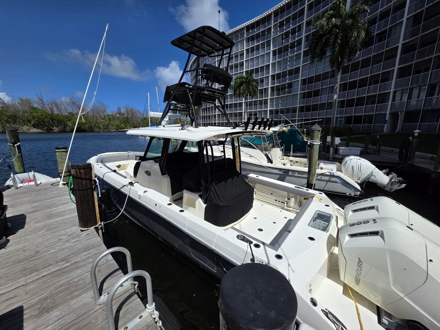 2023 Boston Whaler 360 Outrage — photo 26